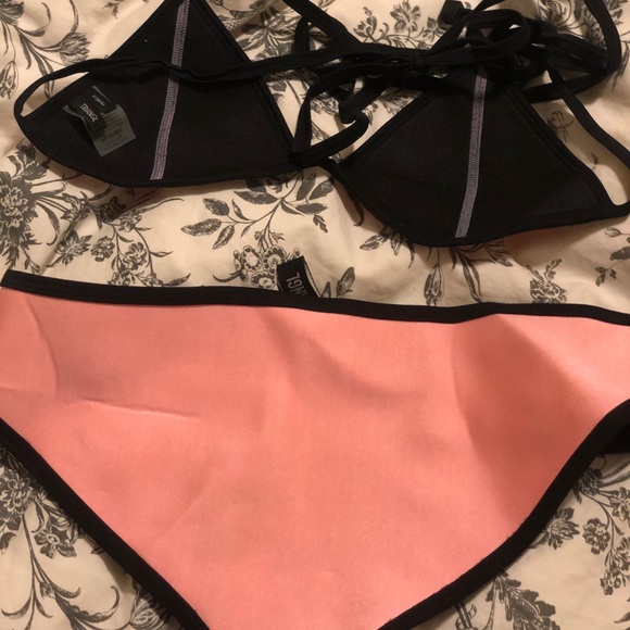 TRIANGL Classic Chloe Pink Neoprene Bikini - Picture 5 of 6